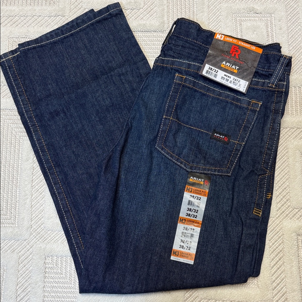 ARIAT - Loose Fit - Straight Leg - 38x32
